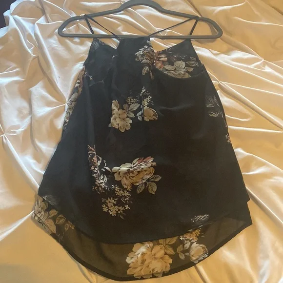 Floral Tank - Picture 2 of 2